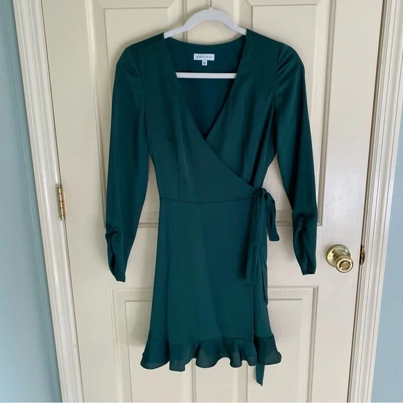 slim fit dress slacks Zapaka Women Glitter Dark Green Homecoming Dress Halter A-Line Short Backless Party Dress, Dark Green / US14